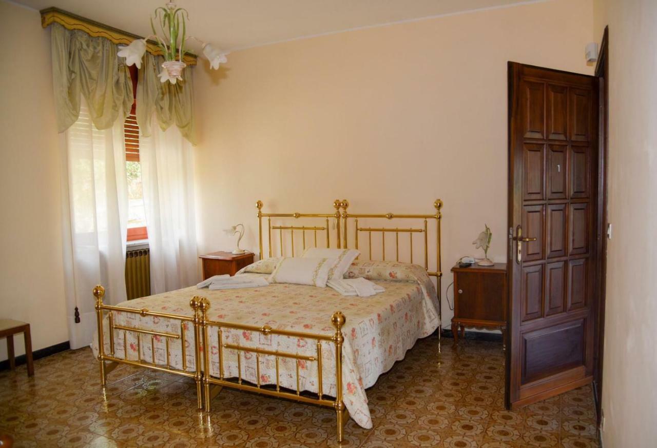 B&B Le Coccinelle Torre Bormida Buitenkant foto